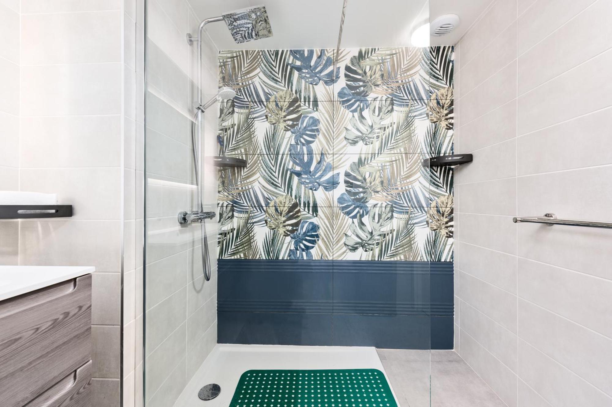 Appartement Luxueux - Parking Prive - Piscine - Cc