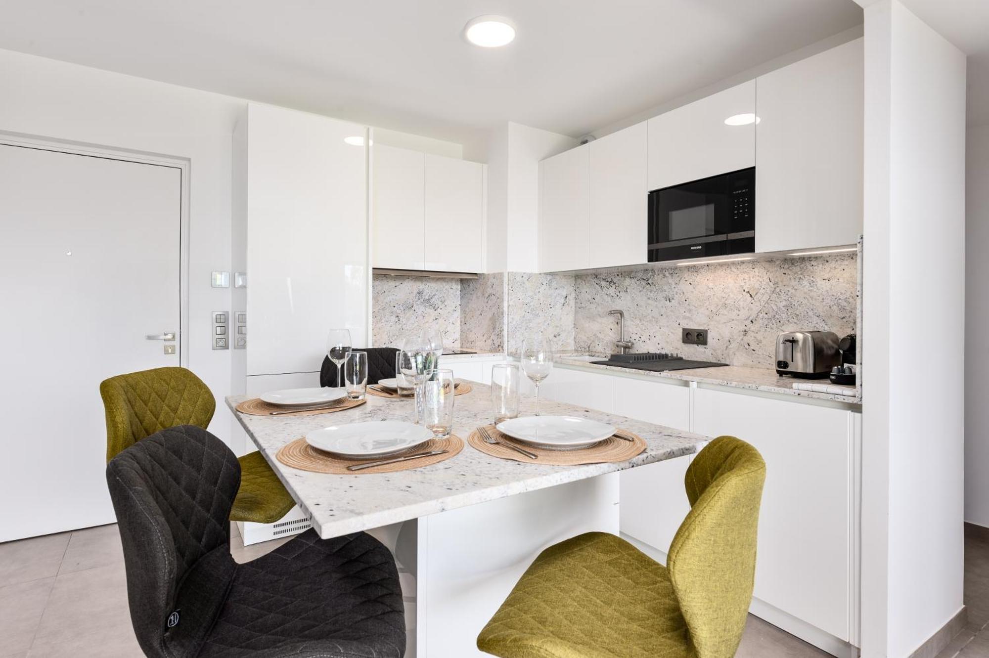 Luxueux - Parking Prive - Piscine - Cc