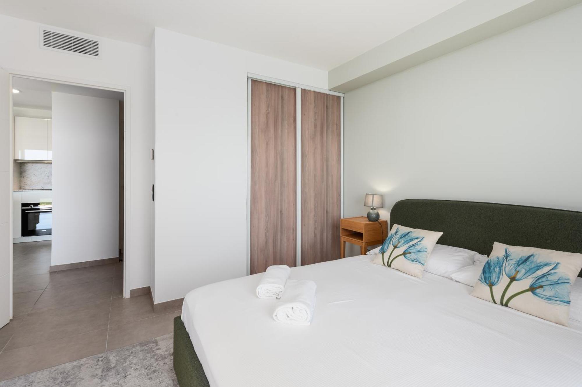 Luxueux - Parking Prive - Piscine - Cc Appartement *